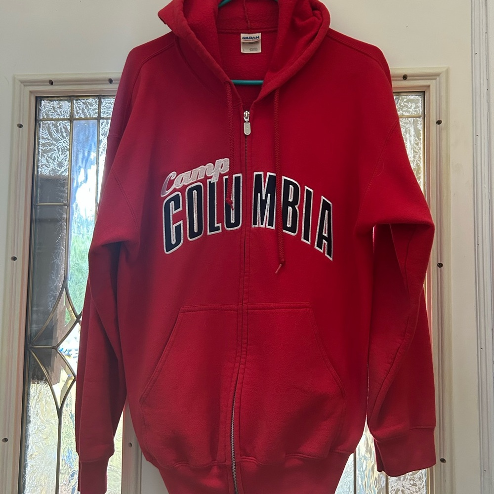 Gildan ‘Camp Columbia’ size XL Red Zip Hoodie